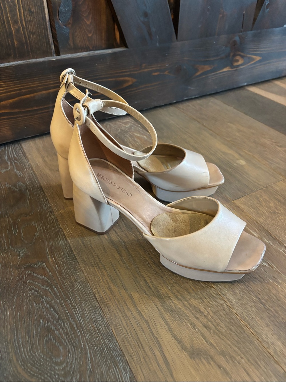 Bernardo Raleigh Beige Platform Block Heels with Ankle Straps Leather 8.5
